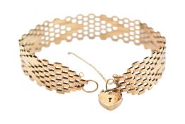 HALLMARKED 9CT GOLD FANCY LINKED BRACELET