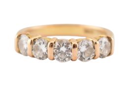18CT GOLD & DIAMOND FIVE STONE RING