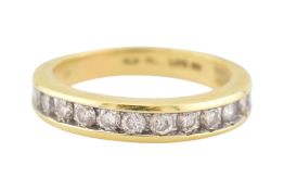 18CT GOLD & DIAMOND HALF ETERNITY RING