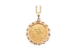 ELIZABETH II SOVEREIGN MOUNTED PENDANT & NECKLACE