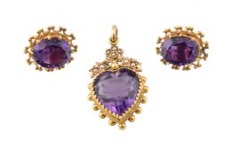 9CT GOLD & AMETHYST PENDANT AND A PAIR OF MATCHING EARRINGS