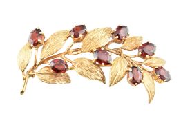 VINTAGE HALLMARKED 9CT GOLD & GARNET SPRAY BROOCH PIN
