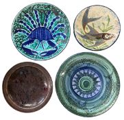 FOUR CONTINENTAL HAND-PAINTED STONEWARE PLATES, TO INCLUDE CYPRUS MAJOLICA