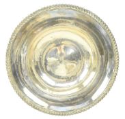 EARLY 20TH CENTURY EDWARD VII HALLMARKED SILVER DISH PLATE