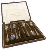 CASED SET OF GEORGE VI HALLMARKED SILVER TEASPOONS & TONGS