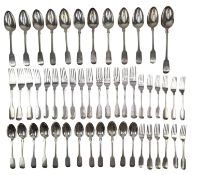 COLLECTION OF GEOGIAN & VICTORIAN HALLMARKED SILVER FLATWARE