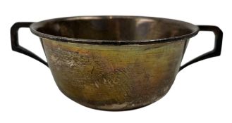 20TH CENTURY GEORGE V HALLMARKED SILVER TWIN HANDLED BOWL