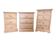 THREE VINTAGE 20TH CENTURY COUNTRY PINE BEDSIDE CHESTS OF DRAWERS