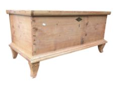 19TH CENTURY VICTORIAN PINE BLANKET BOX CHEST