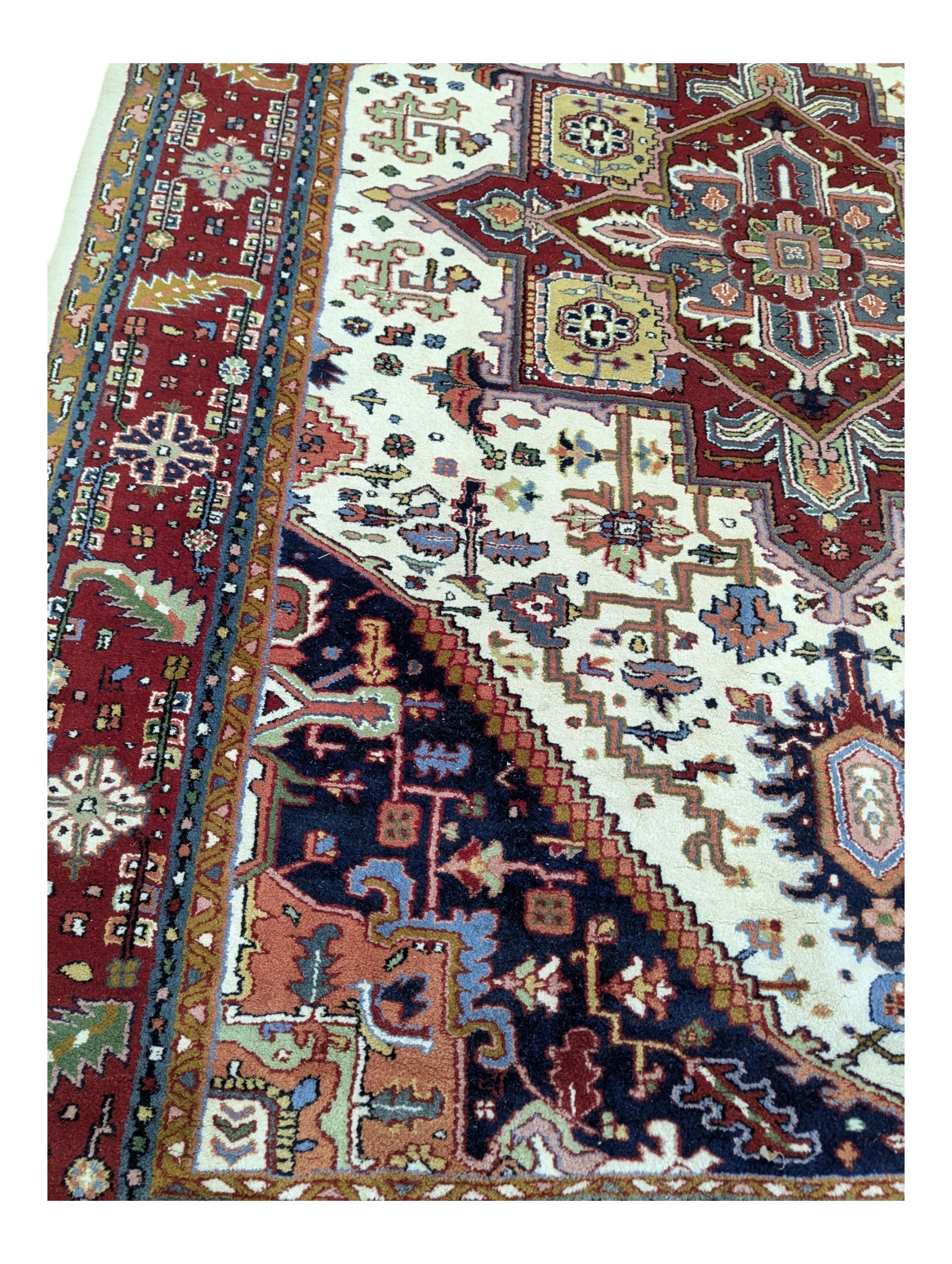 VINTAGE 20TH CENTURY PERSIAN ISLAMIC HERIZ RUG - Image 5 of 5