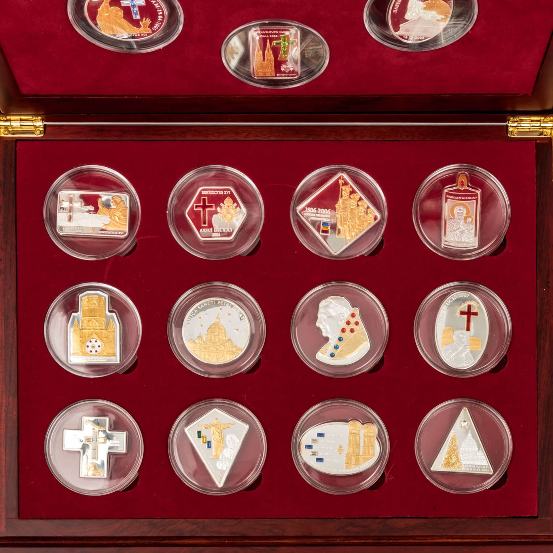 Silbergedenkmünzen zum Abschied von Johannes Paul II. und Nachfolge Benedikt XVI. mit Swarovski-Stei - Bild 5 aus 5