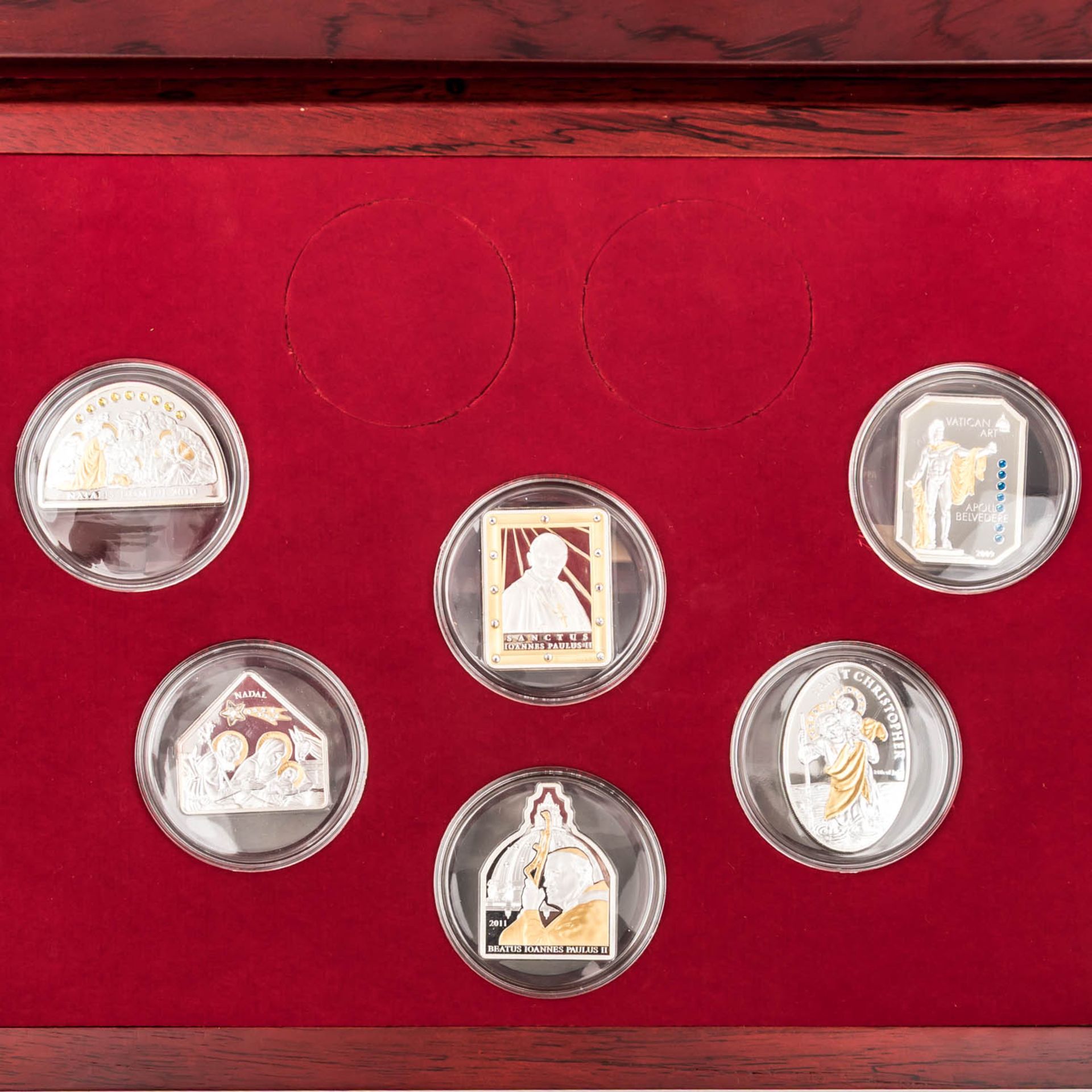 Silbergedenkmünzen zum Abschied von Johannes Paul II. und Nachfolge Benedikt XVI. mit Swarovski-Stei - Bild 2 aus 5