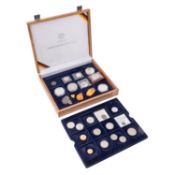 Gebrauchtes Holzetui, dabei INTERESSANTES,