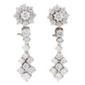 Ohrringe mit Brillanten von zus. ca. 2,6 ct,