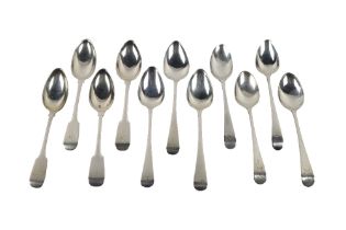 Silverware: A group of varied English silver Teaspoons, monogrammed, Georgian period, numerous