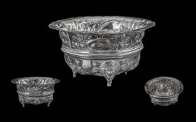 Edwardian Period 1901 - 1910 Fine Sterling Silver Small Embossed Bowl Raised on a Trio of Lion