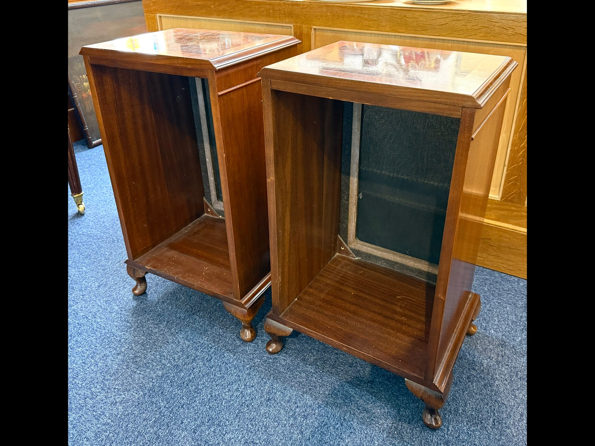 Pair of Walnut Veneered Speaker Cases, h - Image 2 of 2