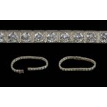 Ladies - Stunning 18ct White Gold Diamon