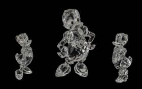 Swarovski Disney Showcase Collection - Cut Crystal Glass Figure ' Daisy Duck ' Ref 687320.