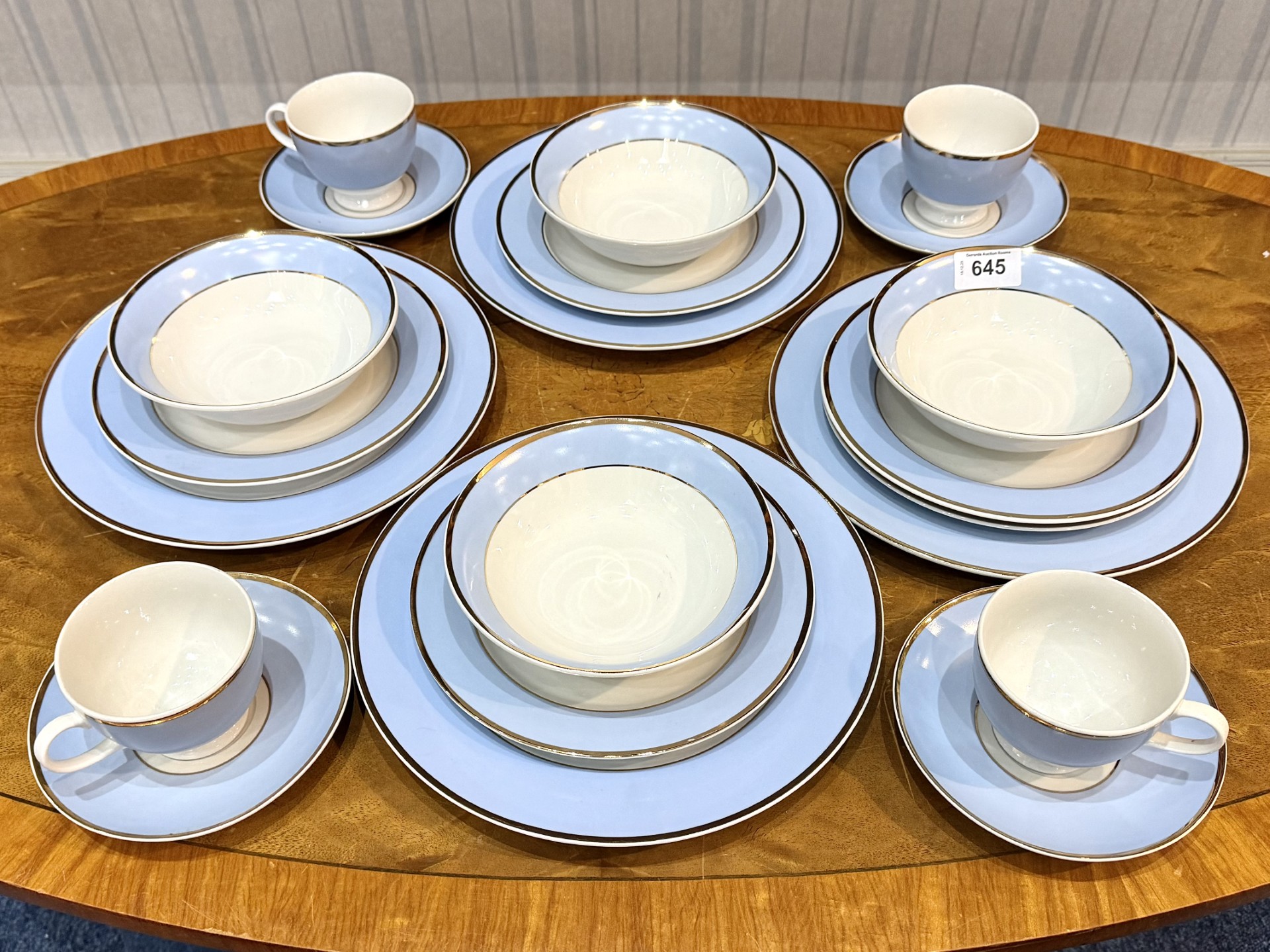 Royal Doulton Part Dinner/Tea Set, comprising four 10" dinner plates, five 8" side plates,