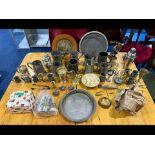 Box of Assorted Metal Ware, to include tankards, dishes, plates, ornaments, etc.