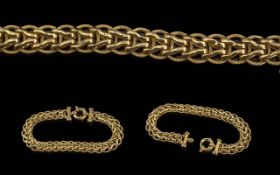 Antique Period Ladies Quality 9ct Gold Well Designed Bracelet with Excellent Clasp, Excellent