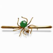 A Far Eastern 14k yellow metal, jade and cultured pearl set spider bar brooch, 47mm, gross weight
