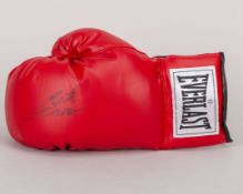 Boxing glove signed by Roberto Duran