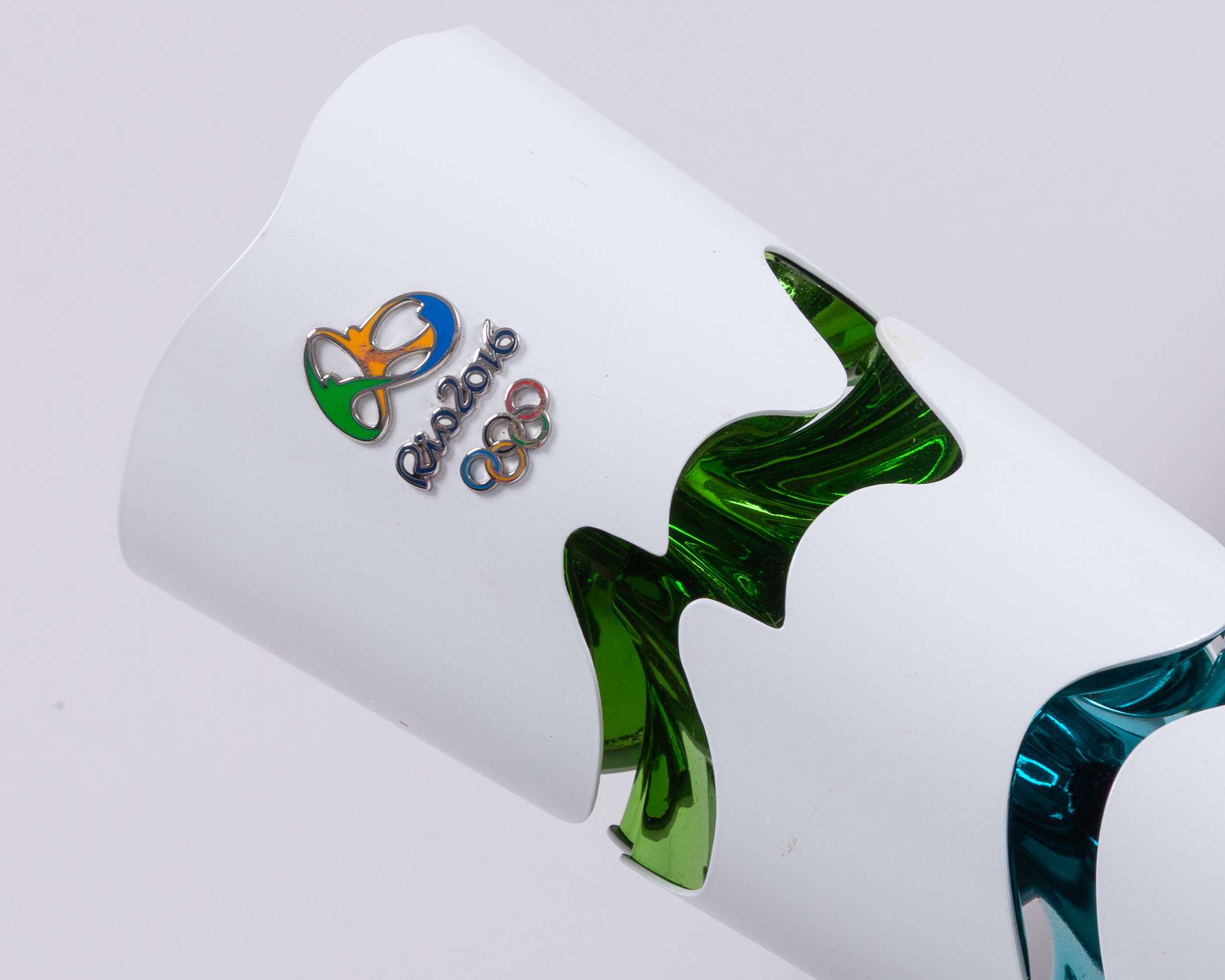 Rio de Janeiro 2016 Olympic Games torch, designed by Chelles e Hayashi - Image 4 of 8