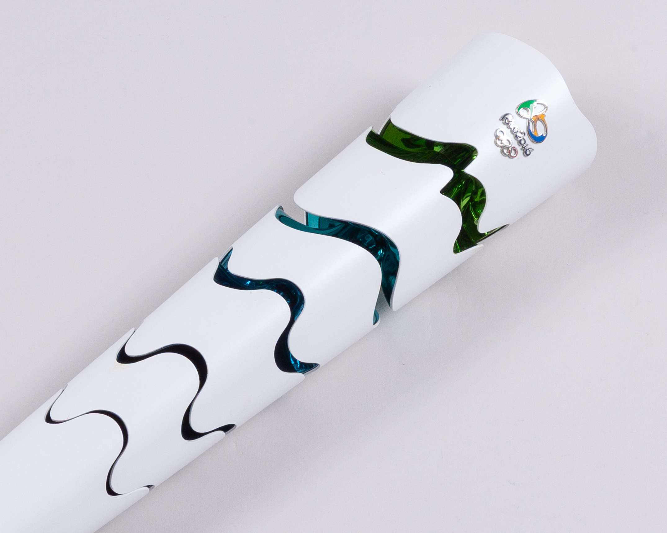 Rio de Janeiro 2016 Olympic Games torch, designed by Chelles e Hayashi - Image 3 of 8