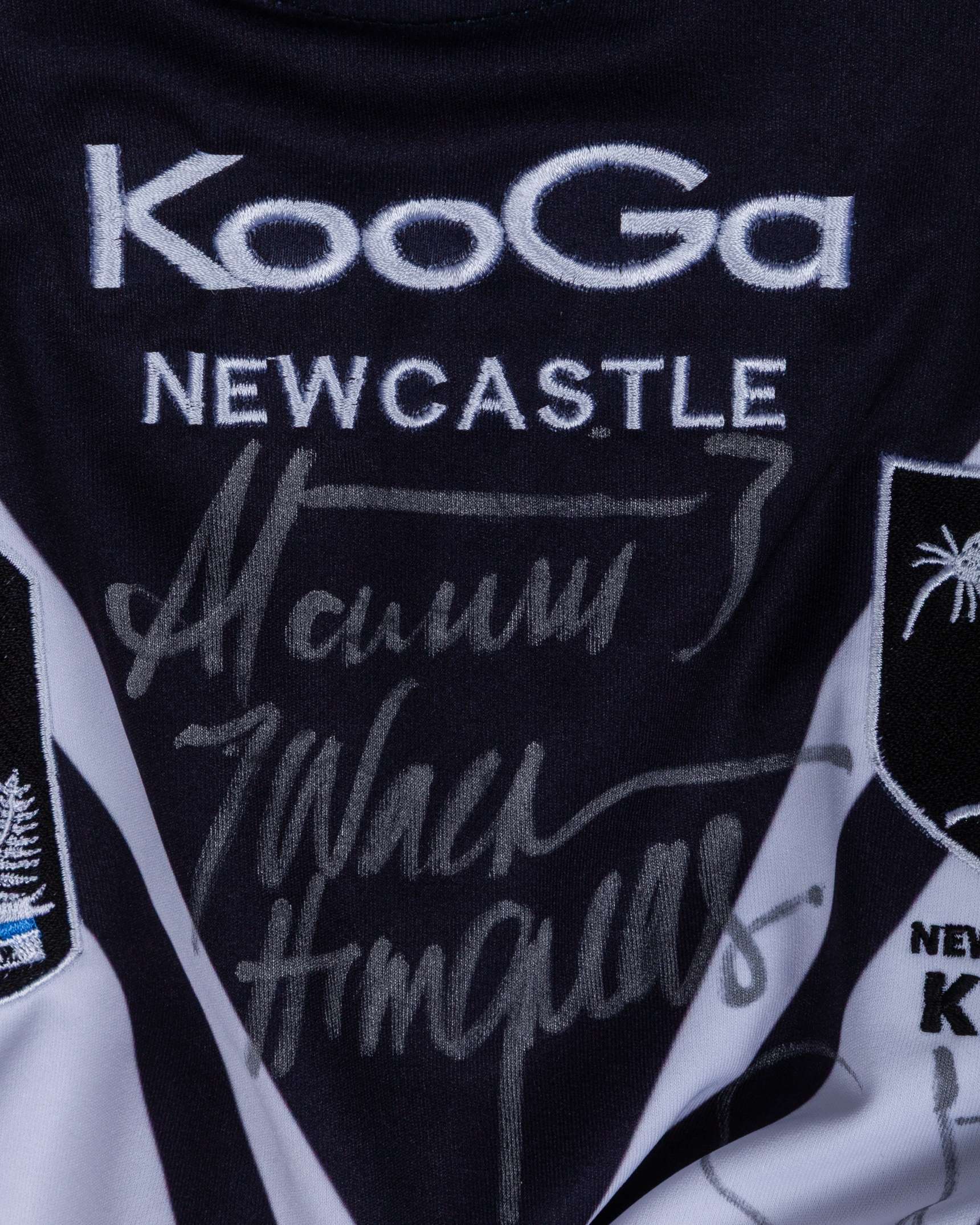 Black and white No.1 Rugby League autographed short-sleeved shirt - Image 5 of 6