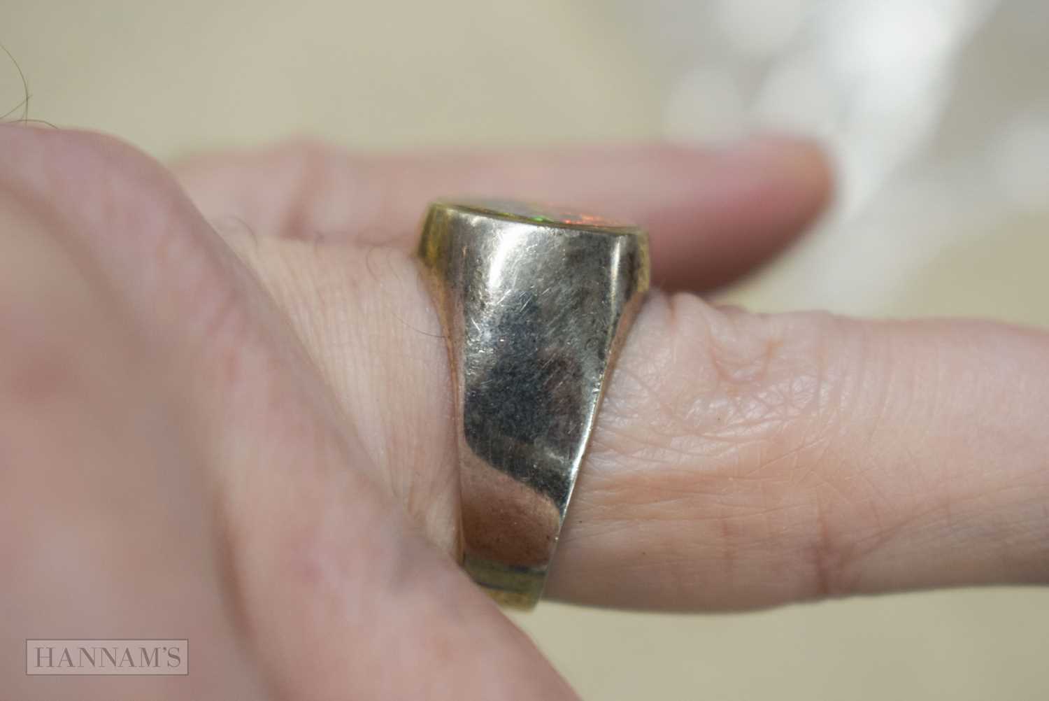 A SILVER AND OPAL RING. X. 13.3 grams. - Image 7 of 8