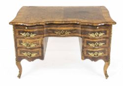 Schreibtisch im Dresdener Barockstil