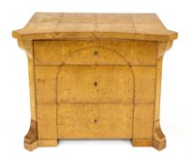 Biedermeier-Kommode, Anf. 19. Jh., B