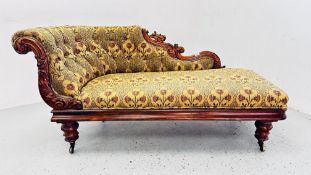 A VICTORIAN CHAISE LONGUE, BUTTON BACK FLORAL UPHOLSTERY.