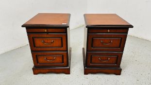 A PAIR OF GOOD QUALITY MAHOGANY FINISH TWO DRAWER DOUBLE BEDSIDE CHESTS EACH W 42CM D 46CM H 60CM.