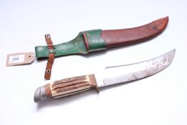 AN ORIGINAL BUFFALO SKINNER HORN HANDLED KNIFE IN LEATHER SHEAF - (NO POSTAGE OR PACKING AVAILABLE)