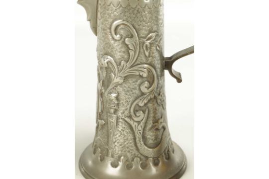 AN ARTS AND CRAFTS PEWTER EWER - Image 5 of 11