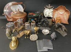 Copper kettle, Art Nouveau copper dust pan, lacquered jewellery box, spelter warrior figure etc.