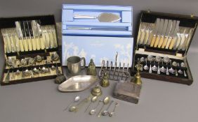 Silver plate & brass includes Wedgwood cake knife and slice, J.W Meeson & Son cased cutlery set,