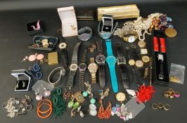 Selection of costume jewellery, silver curb chain necklace & rings, 3 x 9ct gold dress rings (5.92g)