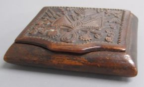 Wooden snuff box possibly walnut with Crimea war design to lid - approx. 10cm x 9cm