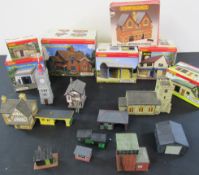 Large collection of boxed and unboxed Hornby railway scenery and buildings. Includes Springside