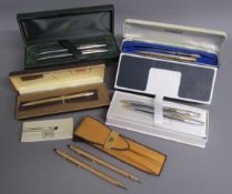 Cross pen sets includes 14kt rolled gold retractable pencil and ball point pen in leather case, 14kt