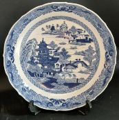 18th century Chinese blue and white saucer dish, dia 24cm