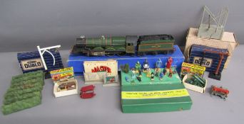 Hornby Dublo Bristol Castle 7013 train and coal carriage - Merit station accessories - Master Models