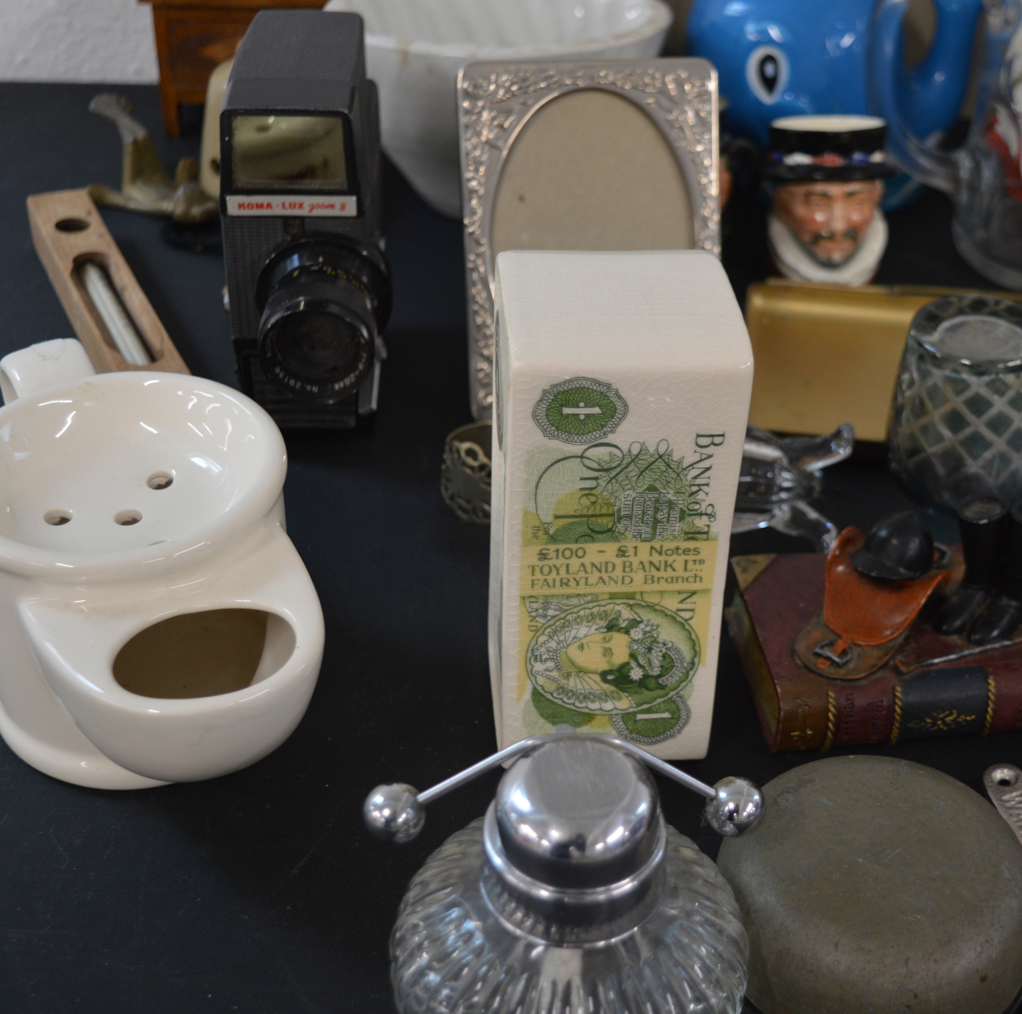 Mixed box of ceramics and decorative ornaments, including a wooden model ship, miniature cricket bat - Image 3 of 5