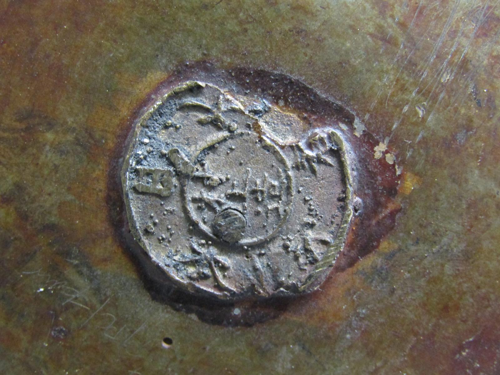 Pair Japanese Meiji period bronze vases decorated with relief decoration of birds and flowers - - Image 8 of 12