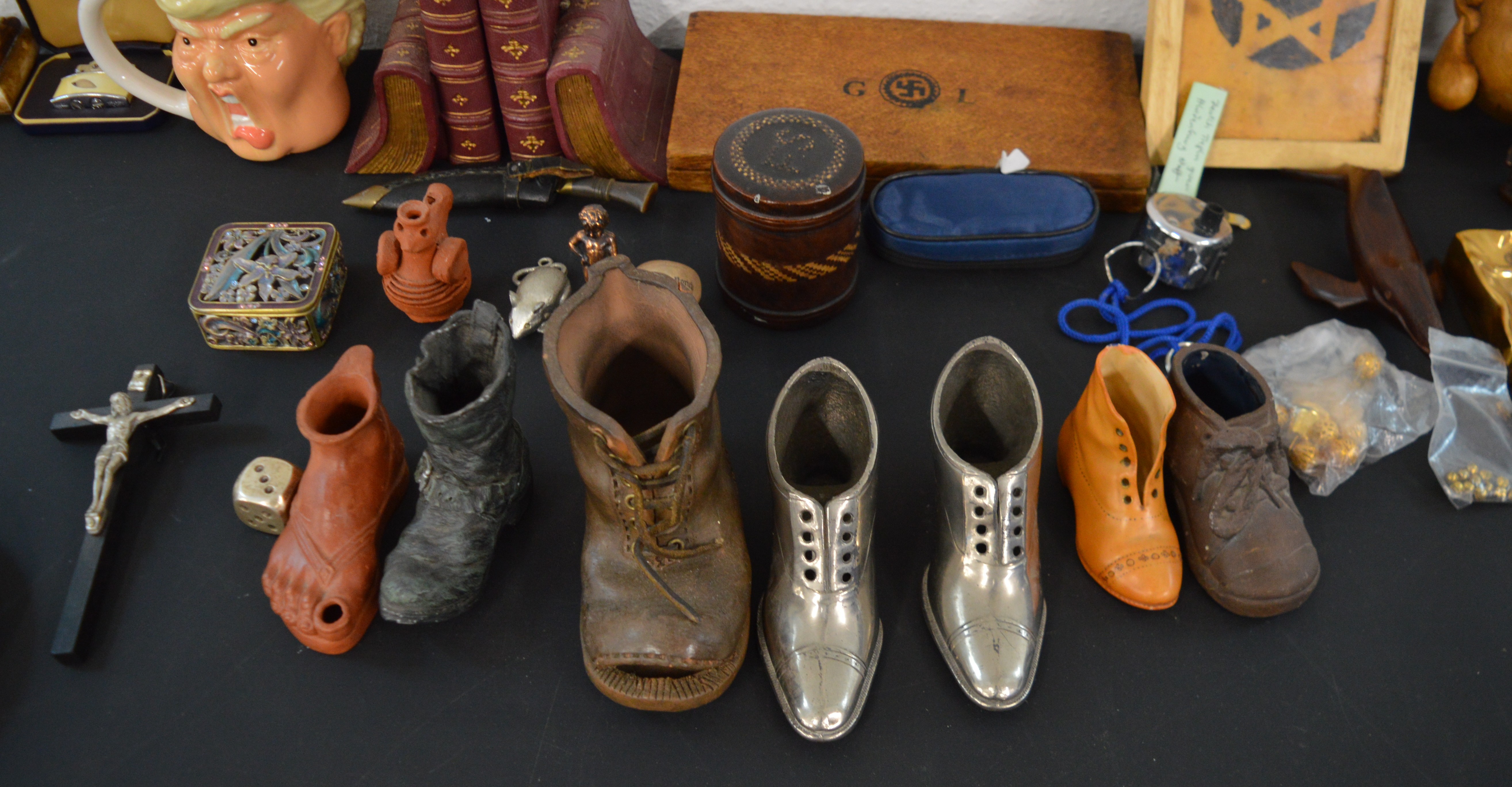 Selection of small ornaments and decorations, includes boot figures, Turner prize submission (!), - Image 4 of 5