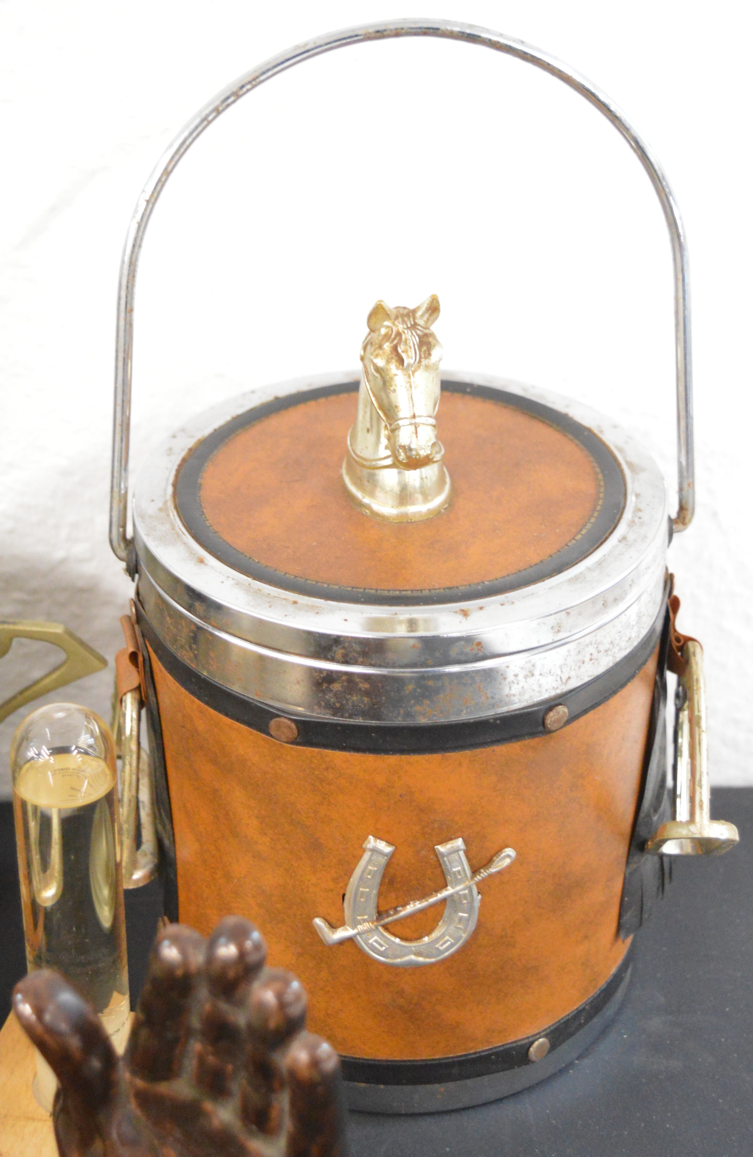 Mixed box of ceramics and decorative ornaments, including a wooden model ship, miniature cricket bat - Image 5 of 5